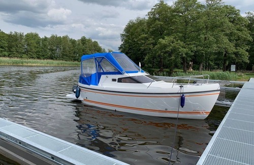 Oberhavel Boat Rental | Yacht Pedro Levanto 32 for 2 + 2 people.