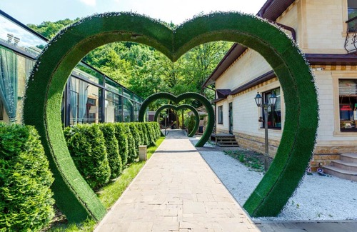 Vozrozhdeniye Resort | Yagoda Malina