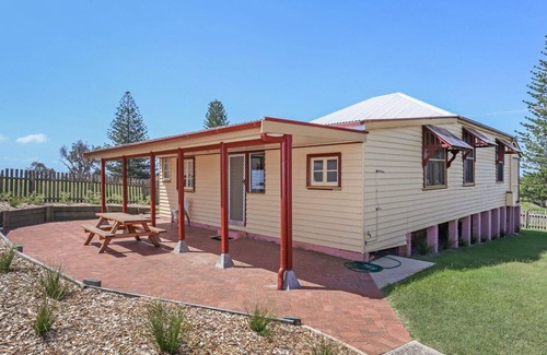 Yamba Cottage | Yamba Pilot Cottage 1 - pets welcome