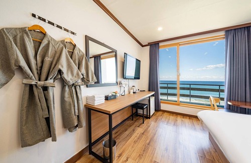 Sokcho Hotel | Yangyang Eight