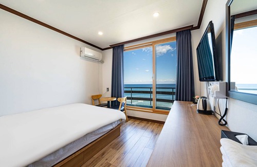 Sokcho Hotel | Yangyang Eight