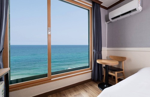 Sokcho House | Yangyang Eight