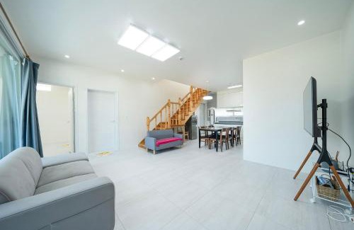Yangyang House | Yangyang Jangyo House Dog Pool Villa Pension