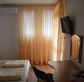 Chernomorets House | Yanis