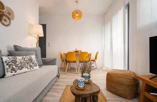 Agia Anna Apartment | Yara Apt 40m from the Beach Jacuzzi & Rooftop