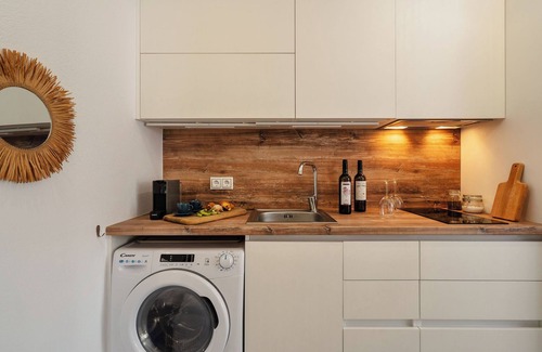 Agia Anna Apartment | Yara Apt 40m from the Beach Jacuzzi & Rooftop