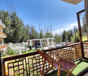 Leh Hotel | Yarab Tso