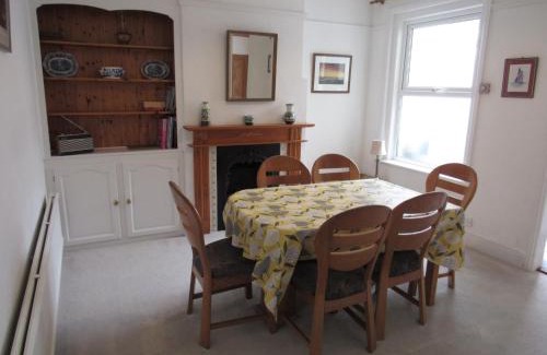 East Cowes House | Yarborough
