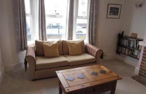 East Cowes House | Yarborough