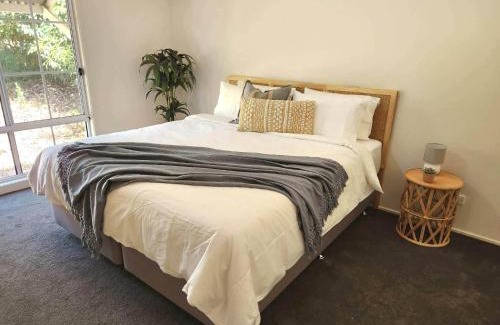 Encounter Bay Apartment | Yaringa Cottage, ultimate entertainer!