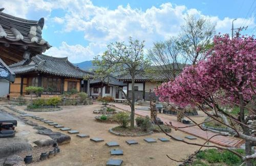 Gyeongju House | Yasun Gallery