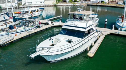 Sector Bahia Boat Rental | Yate Don Trini