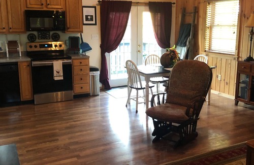 Louisa House | Yatesville Lake Cabin - Marina