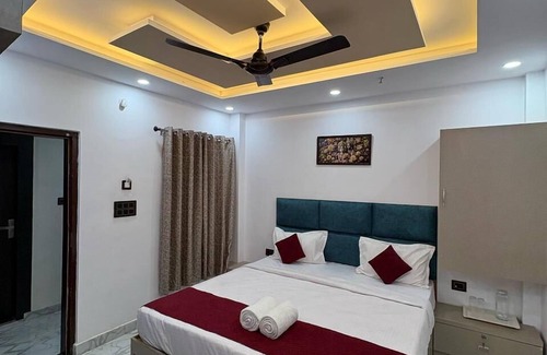 Varanasi Hotel | Yatri Nivas By Sarvjeet Foundation