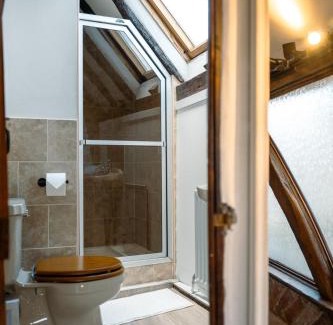 Sittingbourne Apartment | Ye Old Shop Milton by Sheppey Stays