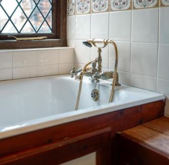 Sittingbourne Apartment | Ye Old Shop Milton by Sheppey Stays