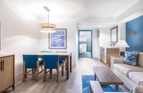 South Lake Tahoe Hotel | Year-round Heated Pool Delights in Serene Tahoe Surroundings! Pets Allowed Here