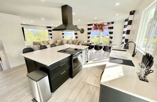 Central Okanagan House | Year-Round Heated Pool, Hot Tub, Private Vineyard, Lake Views