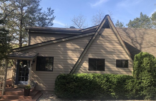 Innsbrook Ski Chalet | Year-round Lakeside Chalet – Beautifully Renovated & Conveniently Located