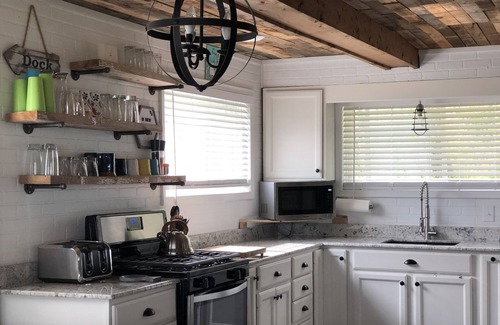 Chautauqua Cottage | Year-Round Renovated Lakefront Cottage & Pet Friendly!