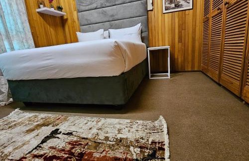 Graskop House | Yello guest house chalets