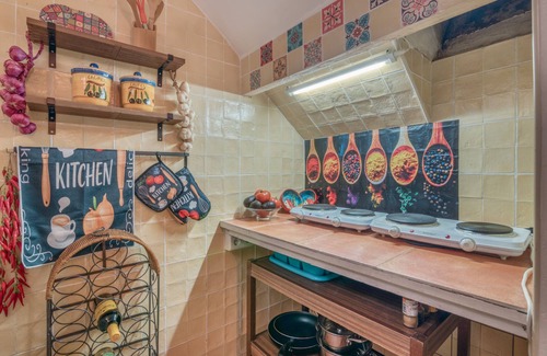 Callosa d' En Sarria House | Yellow House with Wi-Fi and Air Conditioning