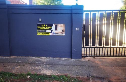 Greater Johannesburg Metropolitan Area House | Yellow Stars Guesthouse 1hr 2hrs 3hrs Day Rest
