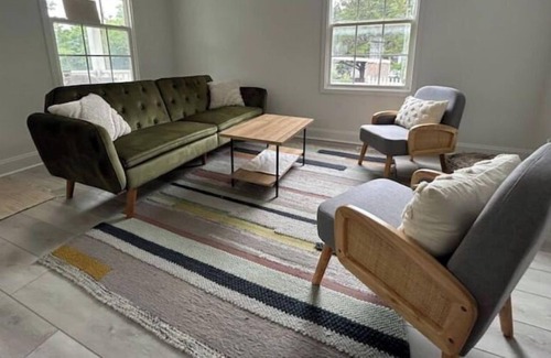 Wilmington House | Yellow Swann-7 min walk to Live Oak Pavillion, Downtown
