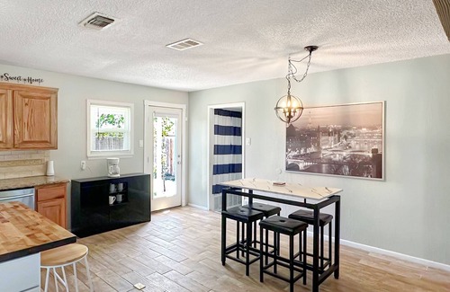 San Angelo House | Yellow Texas Star House next to Goodfellow AFB