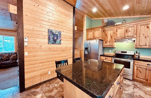 Island Park Cabin | Yellowstone's PREMIER Hideaway! King Bed, Fire Pit, Dog & wheelchair friendly!