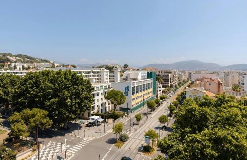 Les Baumettes Hotel | Yelo Promenade Hotel, Sonder Hotel by Marriott Bonvoy