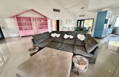 Willemstad Villa | Yemaya Heart and Home Curacao