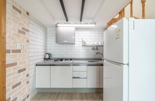 Dolsan-eup House | Yeosu Arum Oceanview Whole House Pension