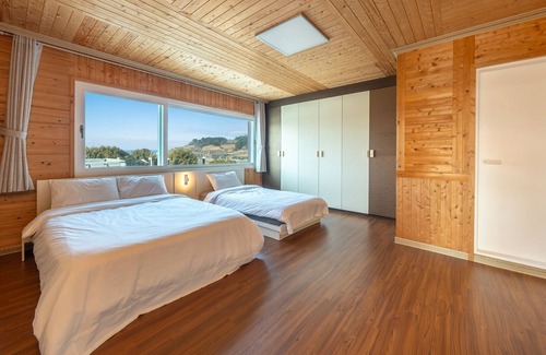 Yeosu House | Yeosu La Rosa Private Pool Villa Pension