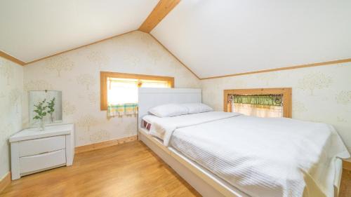 Pokchon House | Yeosu Noeul Walk Pet Pension