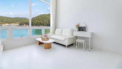 Dolsan-eup House | Yeosu Nukim Poolvilla