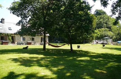 Guern Cottage | Yew, Les Verts Paturages