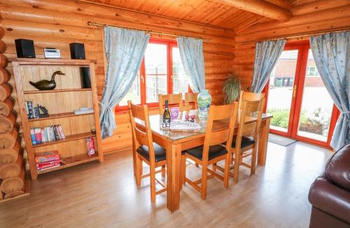 Castle Bytham House | Yew Lodge