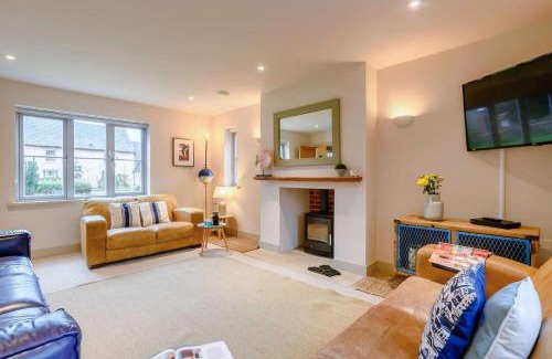 Weybourne House | Yew Tree House