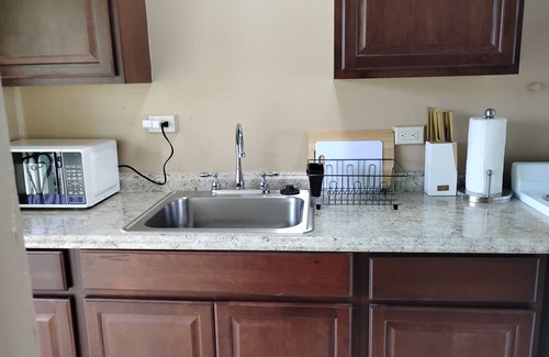 Keaukaha Apartment | Yonegan Plumeria Hilo Hotel - Humuhumunukunukuapua'a (Trigger Fish)