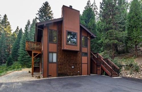 Fish Camp House | Yosemite Big Rock Cabin
