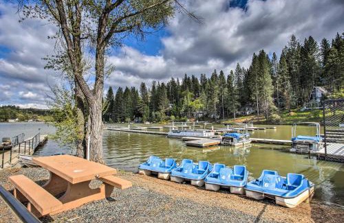 Groveland House | Yosemite Home Base Community Perks and Lake Access!