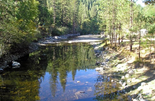 Harden Flat Resort | Yosemite Lakes River Yurt 21