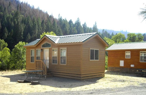 Harden Flat Resort | Yosemite Lakes Wheelchair Accessible Cottage 53