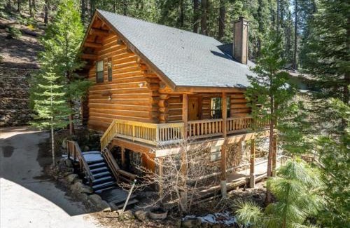Yosemite National Park House | Yosemite Log Cabin-Rustic Charm-Sleeps 8