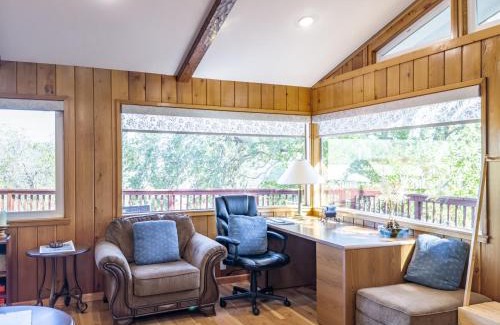 Mariposa House | Yosemite Mountaintop Retreat on 100 acres, 2 Homes, 2 hot tubs, pool