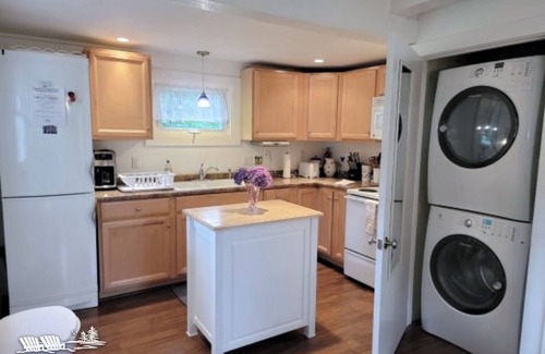 Boothbay Harbor House | You and Your Dog Will Love This Boothbay Harbor Cottage