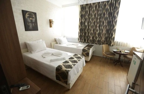 Gumussuyu Mahallesi House | You can feel like your home clean quite and safe