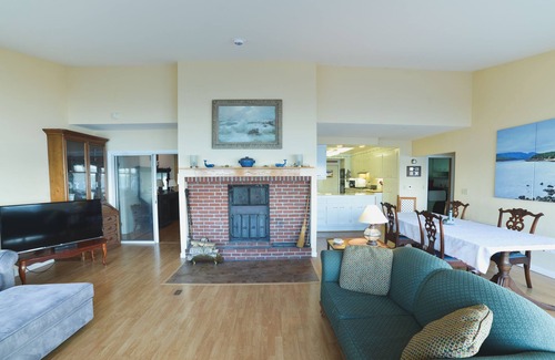 Trenton House | You Can't Get Closer to the Water than This!