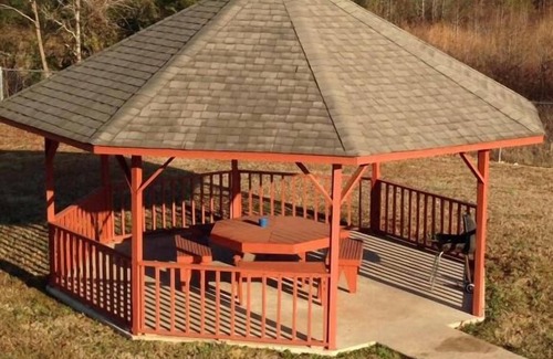 Cabot House | You Found it! Free Breakfast, Free Parking, Pets Allowed, Outdoor Pool